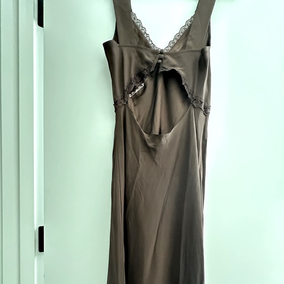 Reformation Provence Silk Dress - Available & Ready to ship! - Picture 6 of 7